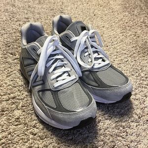 New Balance 990v5 shoes